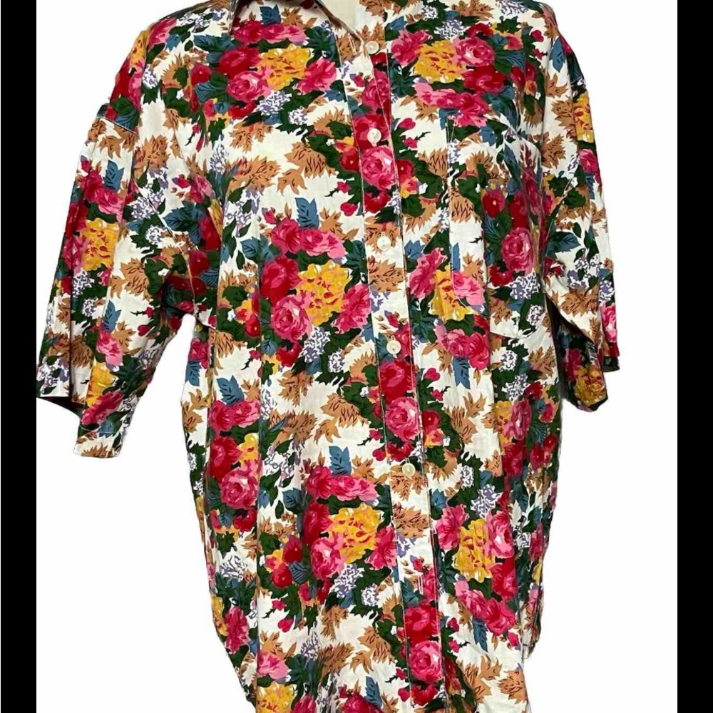 A J Women’s Floral Button Down Medium Floral Short Sleeve